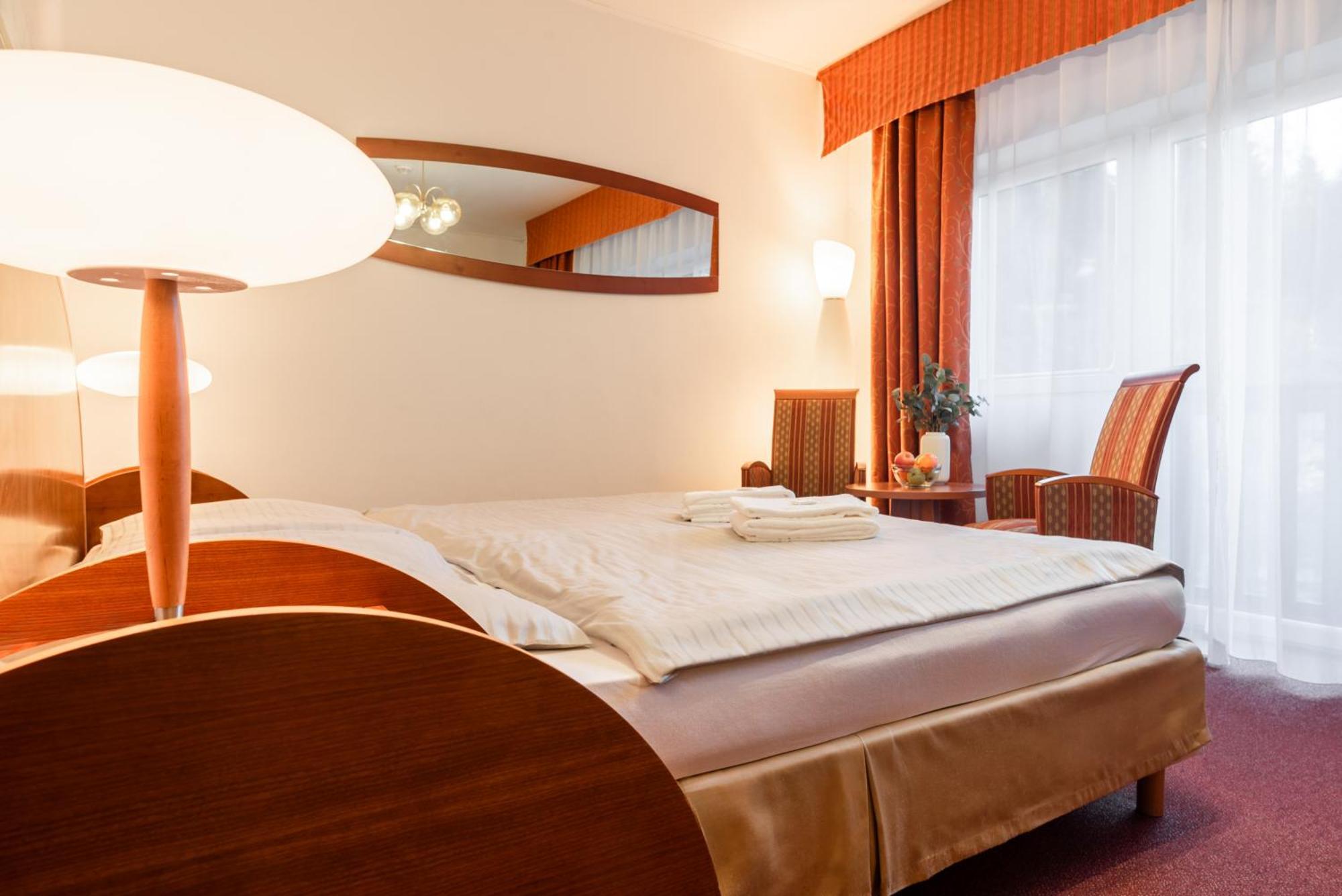 Hotel Schwarz Nové Hamry Esterno foto