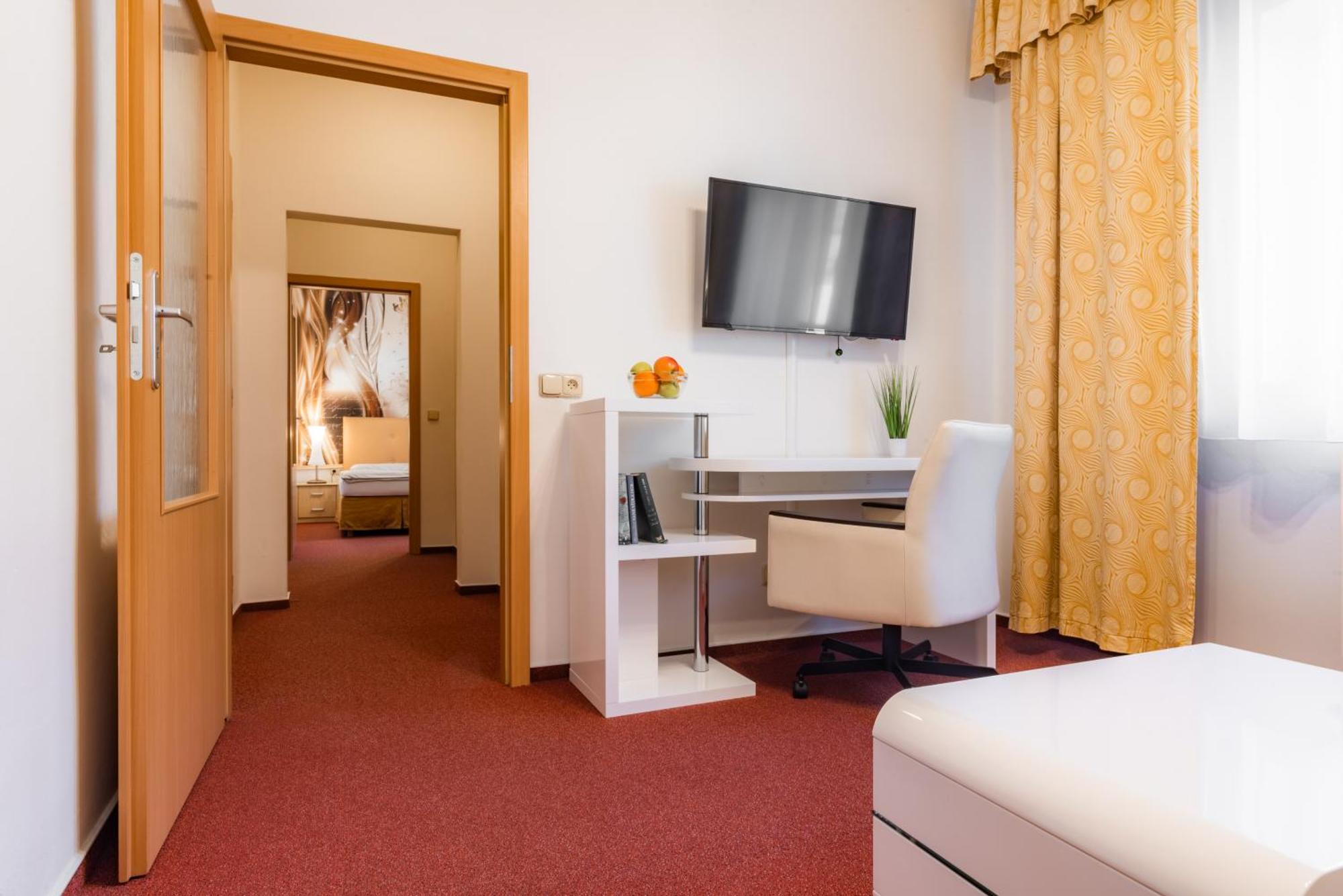 Hotel Schwarz Nové Hamry Esterno foto