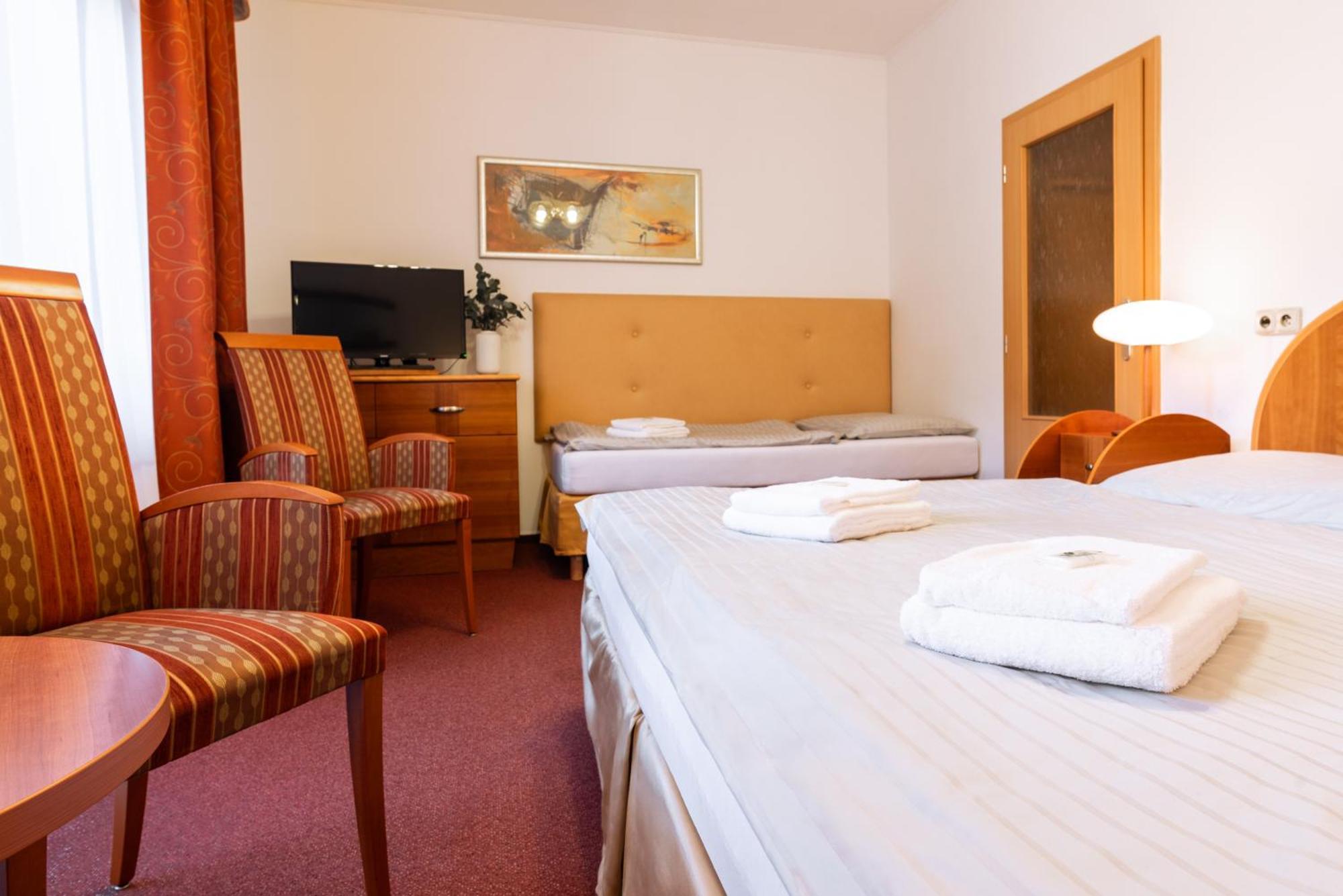 Hotel Schwarz Nové Hamry Esterno foto