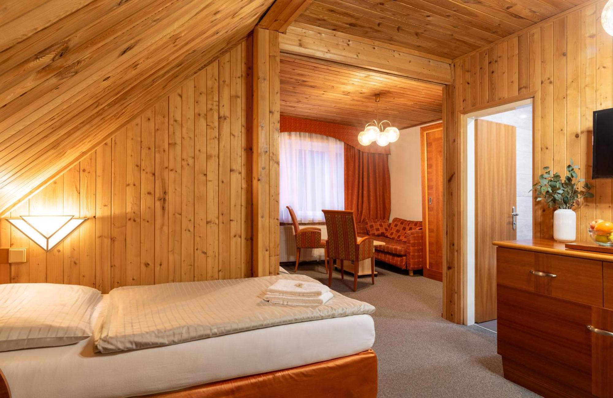 Hotel Schwarz Nové Hamry Esterno foto
