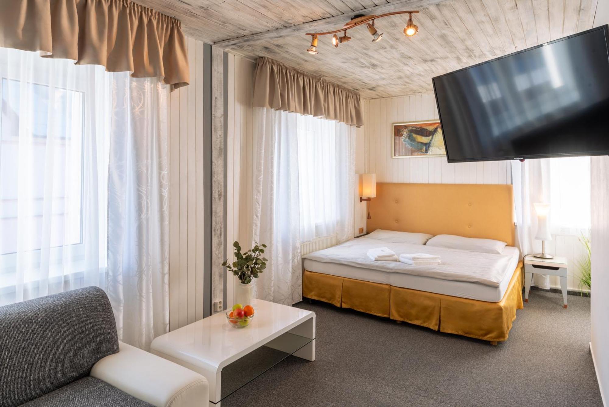 Hotel Schwarz Nové Hamry Esterno foto