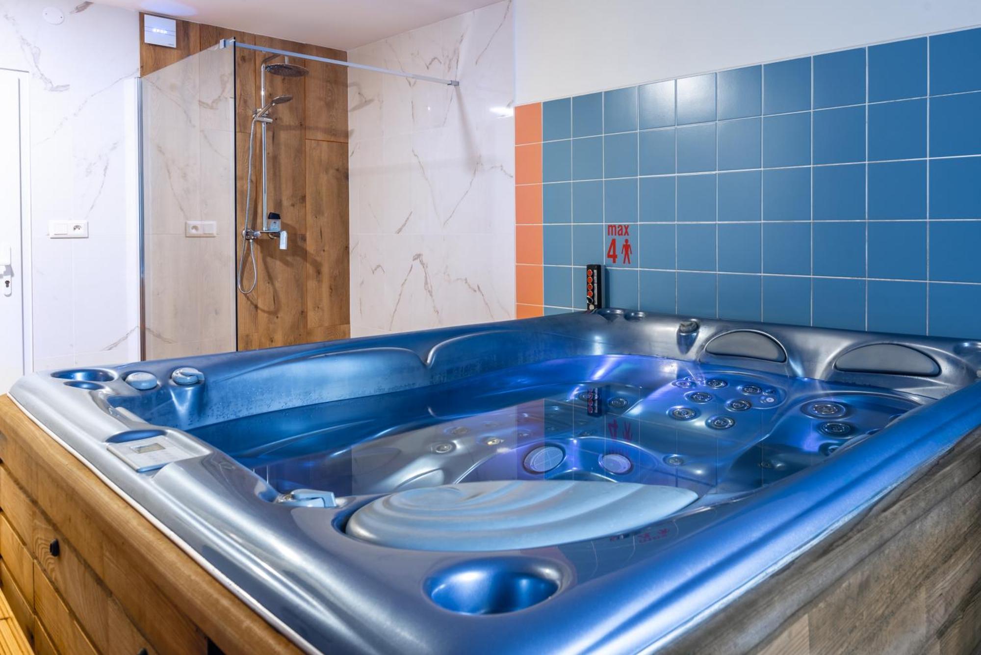 Hotel Schwarz Nové Hamry Esterno foto