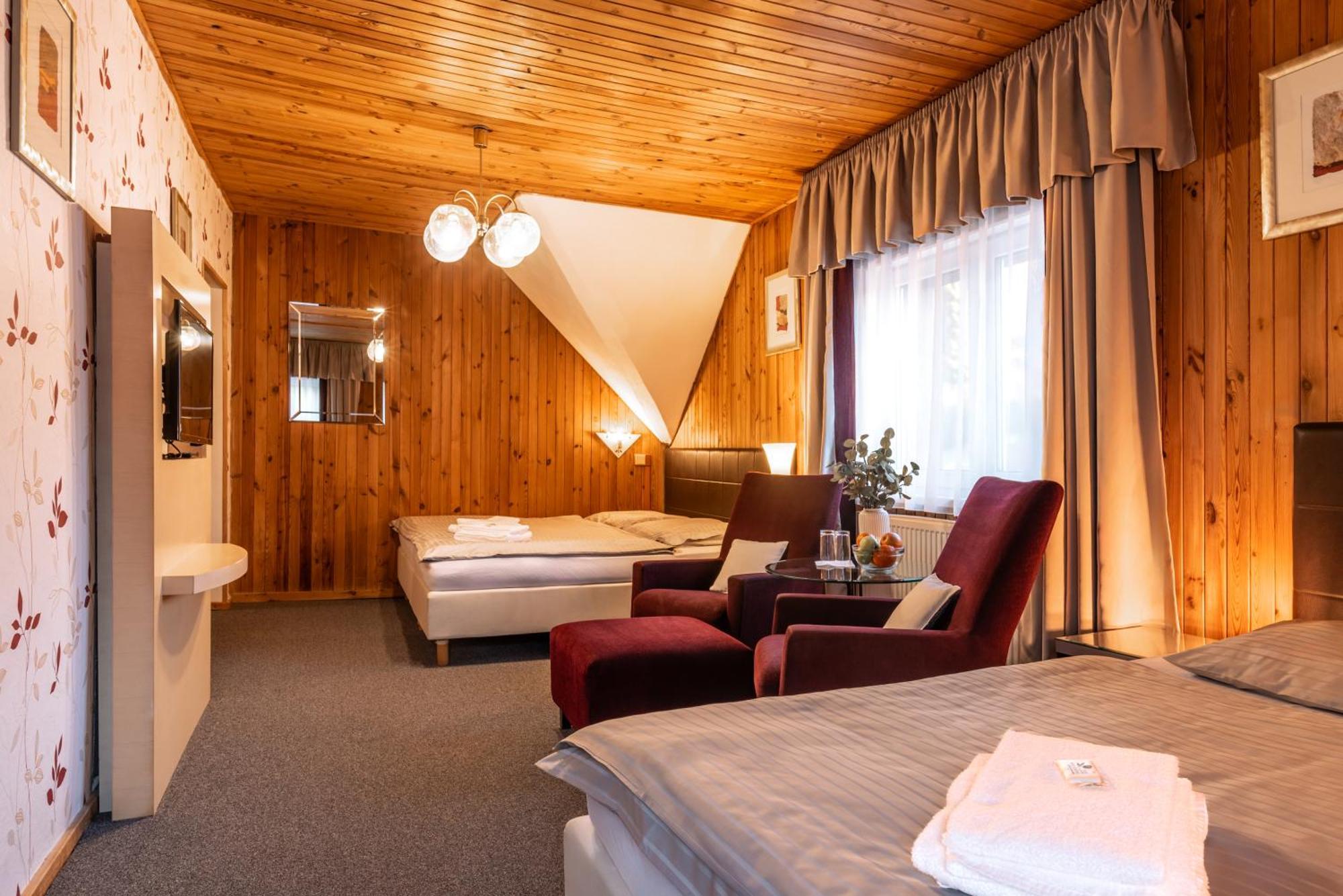 Hotel Schwarz Nové Hamry Esterno foto