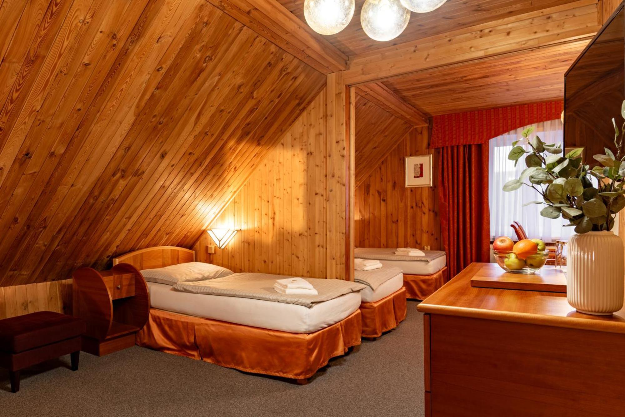Hotel Schwarz Nové Hamry Esterno foto