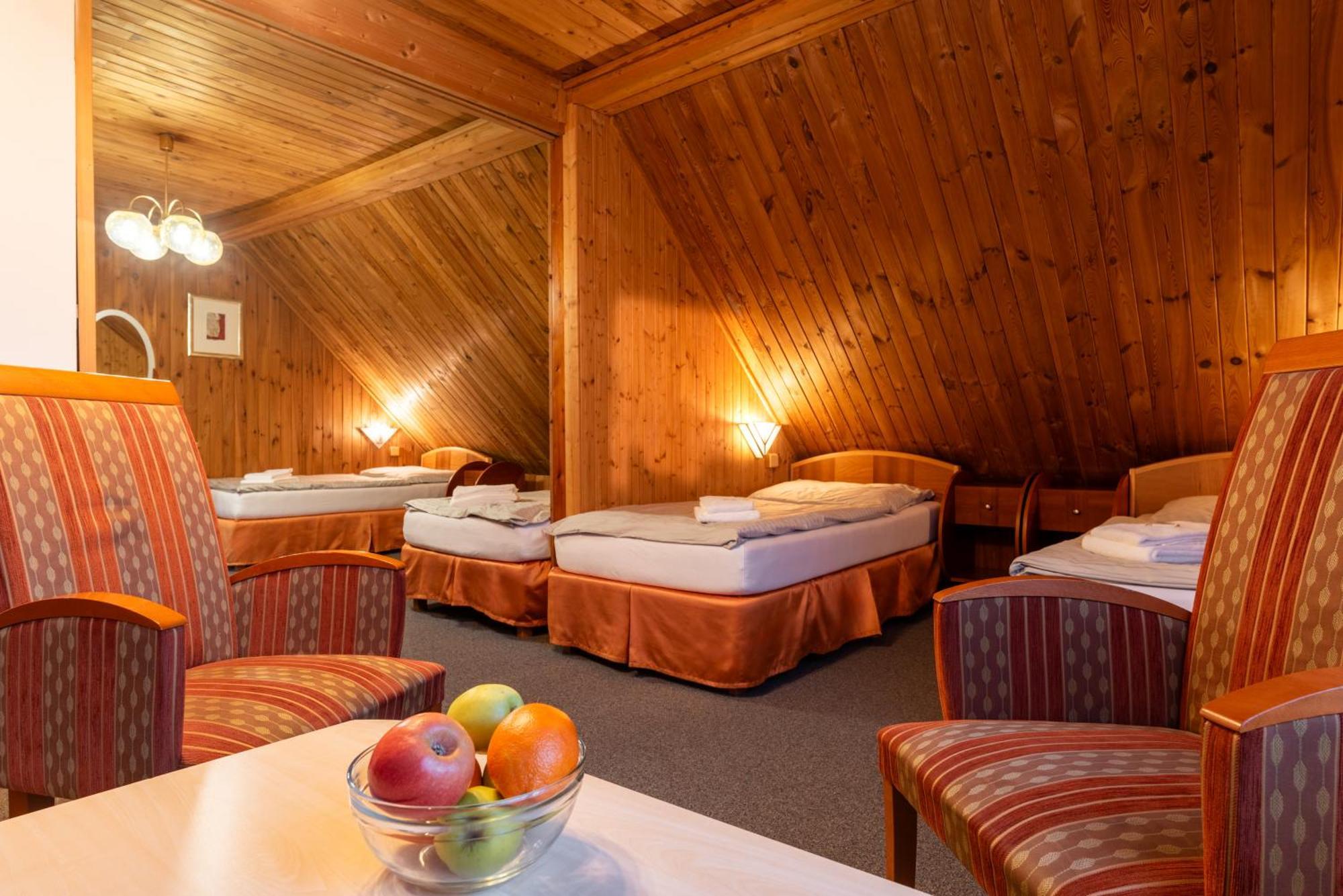 Hotel Schwarz Nové Hamry Esterno foto